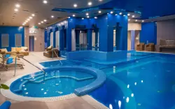 Győr w pobliżu term: Hotel Golden Ball Club **** z wellness (obszar wodny 120 m²) i obiadokolacje