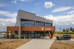 Węgry: region winiarski w 4* Viale Boutique Hotel Villány ze śniadaniem lub obiadokolacją i wellness 