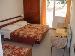 Hotel Adriatic & Depandance Primorka (Kompleks Omisalj **)
