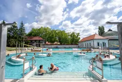 Węgry: Centrum Egeru w Hotelu Unicornis *** z obiadokolacjąi dostępem do łaźni termalnych + napoje i zniżki