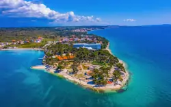 Chorwacja w pobliżu Zadaru i przy plaży w Hotelu Pinija **** z basenami, wellness + obiadokolacje i animacje