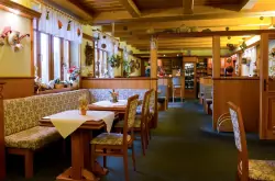 Restauracja, Pensjonat Mikulčin vrch, Vápenice, Białe Karpaty