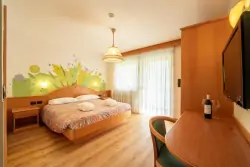Pokój, Hotel Dolomites Inn ***, Canazei, Włochy