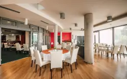 Nowoczesna restauracja, K-Triumf Resort ****, Velichovky, Czechy