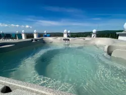 Zewnętrzne jacuzzi, Danelis Hotel ****, Edelény