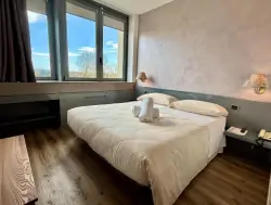 Pokój, Hotel Alfieri ***, Sirmione, Włochy 
