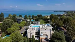 Sirmione nad jeziorem Garda i blisko termalnych łaźni w Hotelu Alfieri *** ze śniadaniem i basenem + rejs 