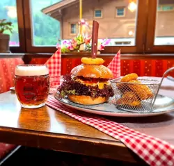 Burger i piwo, Pension Kohlplatzl, Hopfgarten in Defereggen, Austria