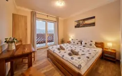 Pokój dwuosobowy z łóżkiem małżeńskim, Residence Ruth ***