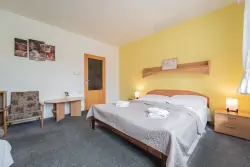 Wnętrza pokoi, Pensjonat Rampušák, Rokytnice