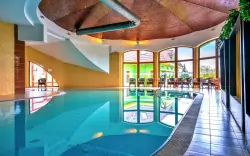 Velký Meder w Penzionie Betty *** ze śniadaniem lub obiadokolacją + wellness i wstęp do termalnych kąpieli 
