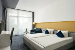 Pokój z sofą, Hotel Yacht Wellness & Business ****, Siófok, Węgry