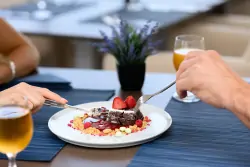 Deser z owocami, Hotel Yacht Wellness & Business ****, Siófok, Węgry