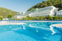 Półwysep Istria dla całej rodziny: Rabac, 250 m od plaży, w Hotelu Hedera **** z obiadokolacją, basenami 