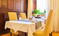 Stół w restauracji, Ferienhotel Alber ***, Mallnitz, Alpy, Austria