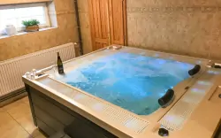 Prysznic z hydromasażem w środku, Hotel Sirákov ***, Liptál, Czechy