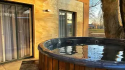 Zewnętrzne jacuzzi, Thermal Villapark Mesteri ***, Mesteri, Węgry