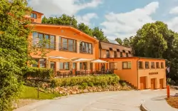 Bojnice: Pobyt na 6 dni w Wellness Penzion Maxim *** z obiadokolacją, jacuzzi i saunami + zniżka na masaże