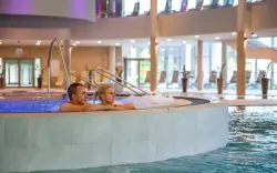 Miszkolc w Diósgyőri Várkert Panzió z całodziennym biletem do termalnych łaźni Ellipsum SPA + śniadanie i saun