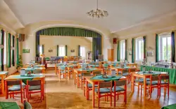Restauracja mieści się w głównym budynku hotelu