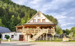 Rajecké Teplice: Wakacje w Pensjonacie Mlynárka ze zniżką do Aphrodite łaźni (450 m) + śniadanie/obiadokolacja