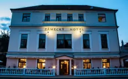 Vranov nad Dyjí 1 km od zamku: Wakacje w Grandhotel Sluchátko *** ze śniadaniem + bezpłatny parking