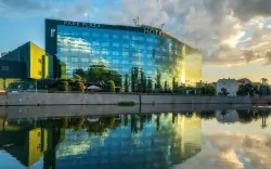Wrocław: Pobyt w centrum, tylko 700 m od katedry w Hotelu HP Park Plaza **** ze śniadaniem i sauną 