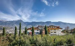 Tyrol: pobyt w pobliżu Merano w Hotelu Landhaus Kristall **** z obiadokolacją, basenem i saunami 