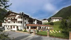 Tyrolska dolina Paznaun w Hotelu Büntali Galtür **** z obiadokolacją plus i wellness z saunami 