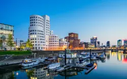 Wakacje w Nadrenii: Blisko zamku i atrakcji Düsseldorfu w Hotelu MOXY Düsseldorf South ze śniadaniem