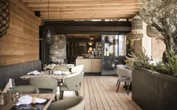 Restauracja z tarasem, Presulis Hideaway Apartments & Restaurant, Fiè allo Sciliar, Włochy