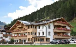 Dolina Sarntal w Południowym Tyrolu: Almhotel Bergerhof *** z obiadokolacją, jacuzzi i saunami 