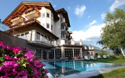 Val di Fiemme i Dolomity w 4* Hotelu Lagorai Panoramic Resort: obiadokolacje, baseny, sauny 