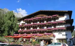 Tyrol blisko ośrodka St. Anton: Berghotel Basur **** z obiadokolacją, wellness i bogatym programem