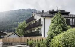 Letni pobyt blisko gór pełen wędrówek po Dolomitach: Astor Apartments *** z wellness i basenami + zniżki