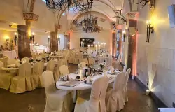 Restauracja, Burghotel zu Strausberg nad jeziorem ****s
