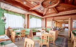 Restauracja, Hotel Alpine Mugon ****, Monte Bondone, Włochy