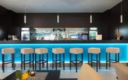 Nowoczesny bar, Kurhotel Pyramide Sibyllenbad ****, Bad Neualbenreuth, Niemcy