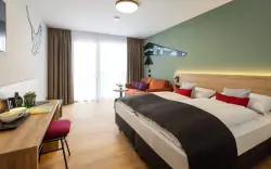 Nowoczesny pokój hotelowy, JUFA Hotel Werfenweng ****, Werfenweng, Austria
