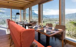 Restauracja z widokiem, Hotel Ansitz Rungghof ****, Appiano sulla Strada del Vino, Włochy