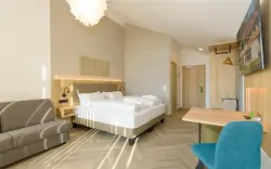 Nowoczesny pokój hotelowy, BERGlässig Hotel Bodenmais ****, Bodenmais, Niemcy