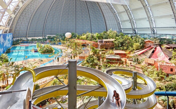 Egzotyczne wakacje w Niemczech: Tropical Islands Resort w stylowym domu z kuchnią + plaża, baseny i świat saun