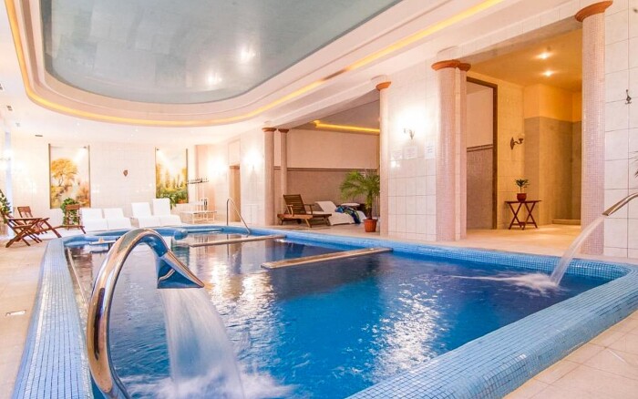 Węgry w pobliżu spa w zamku Batthyány Kúria **** z termalnym wellness bez limitu, obiadokolacją i animacjami