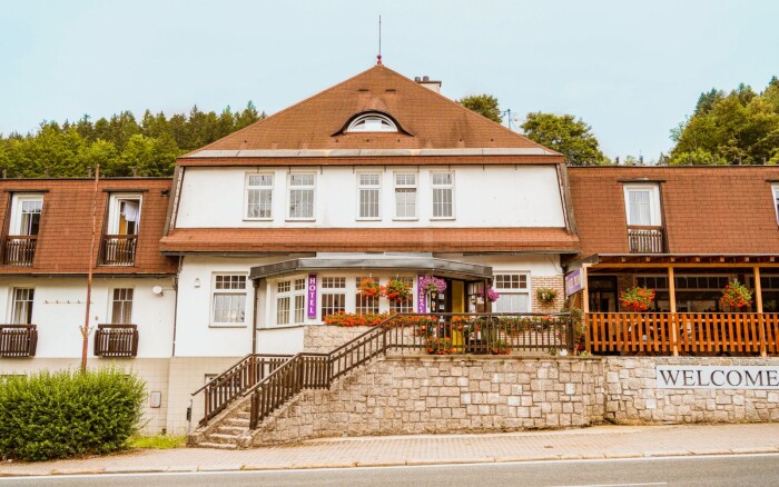 Czeskie Karkonosze: Hotel Prom *** ze śniadaniem i nieograniczonym dostępem do basenu