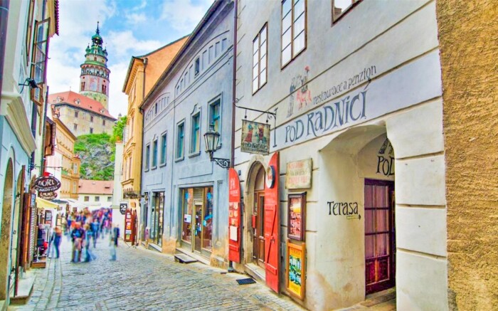 Cesky Krumlov w samym centrum placu Svornost w Pensjonacie Pod Radnice ze śniadaniem i butelką wina