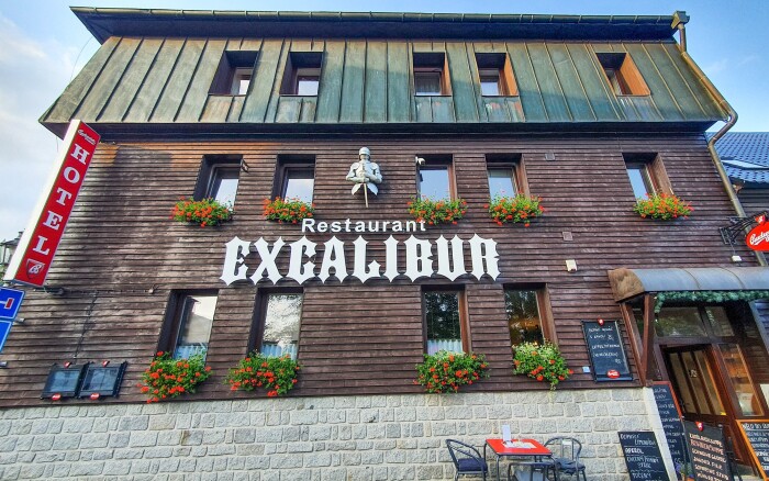 Rudawy z atrakcjami: Hotel Bozi Dar - Excalibur *** z obiadokolacją, wstępem do muzeum + bonus dla rowerzystów