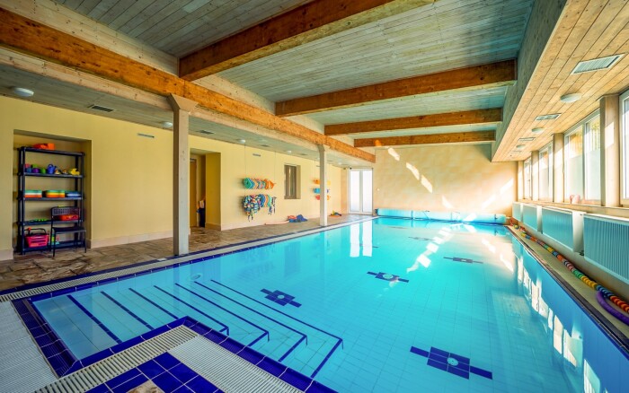 Pobyt blisko Pragi i Zamku Konopište w Wellness Hotel Valnovka *** ze śniadaniem i szampanem + opcja wellness