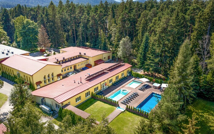 Tatry Wysokie w Family Resort Lučivná z obiadokolacją, odkrytymi basenami, centrum wellness + animacje