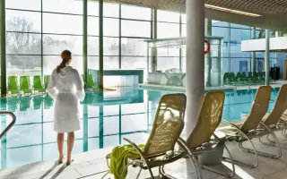 Kryty basen, Therme Wien, Wiedeń, Austria