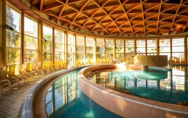 W Bük Spa można leniuchować w pomieszczeniach i na świeżym powietrzu